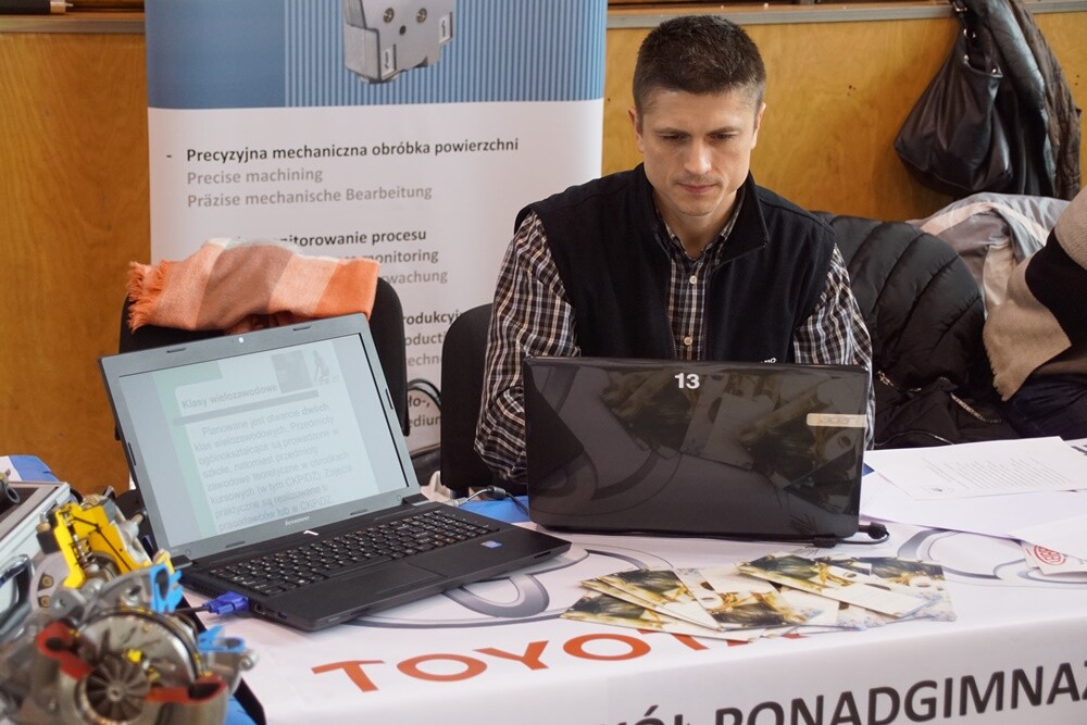 Ponad tysiąc uczniów wzięło dzisiaj udział w Giełdzie Szkół Ponadgimnazjalnych w Rudzie Śląskiej.