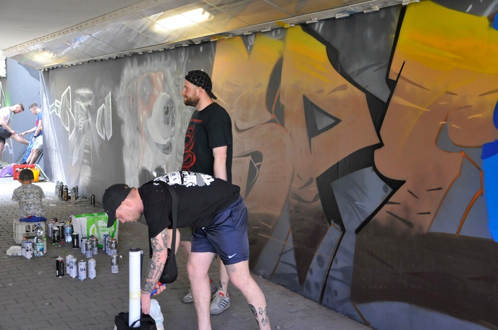 21 kwietnia odbyła się kolejna akcja "Graffiti Jam – Silesia w kolorze". Podczas tego wydarzenia grupa artystów upiększyła przejście podziemne przy ul. Klary pod Drogową Trasą Średnicową.