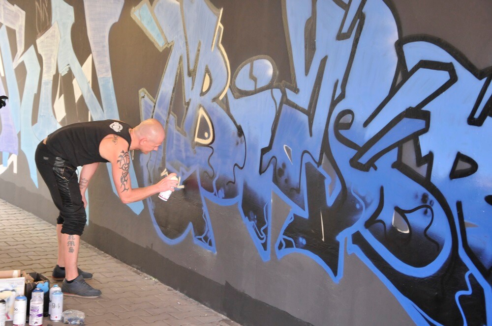 21 kwietnia odbyła się kolejna akcja "Graffiti Jam – Silesia w kolorze". Podczas tego wydarzenia grupa artystów upiększyła przejście podziemne przy ul. Klary pod Drogową Trasą Średnicową.