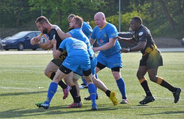 W trzeciej kolejce rozgrywek pierwszej ligi rugby rudzkie Gryfy podejmowały na Burloch Arenie zespół Arki Rumia.