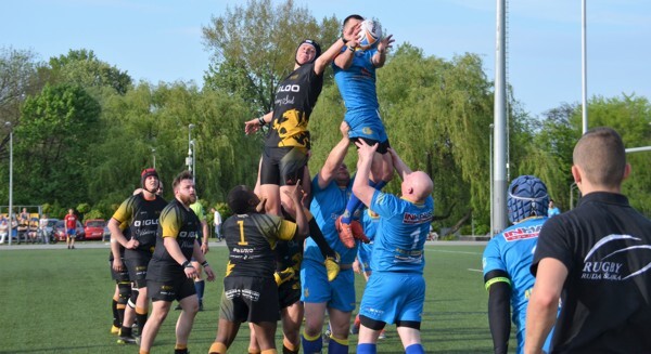 W trzeciej kolejce rozgrywek pierwszej ligi rugby rudzkie Gryfy podejmowały na Burloch Arenie zespół Arki Rumia.