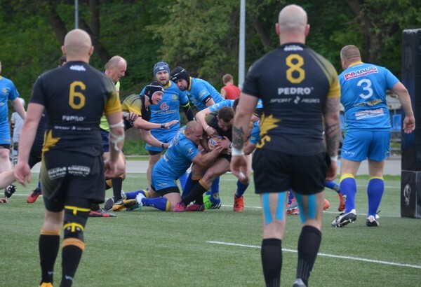 W trzeciej kolejce rozgrywek pierwszej ligi rugby rudzkie Gryfy podejmowały na Burloch Arenie zespół Arki Rumia.