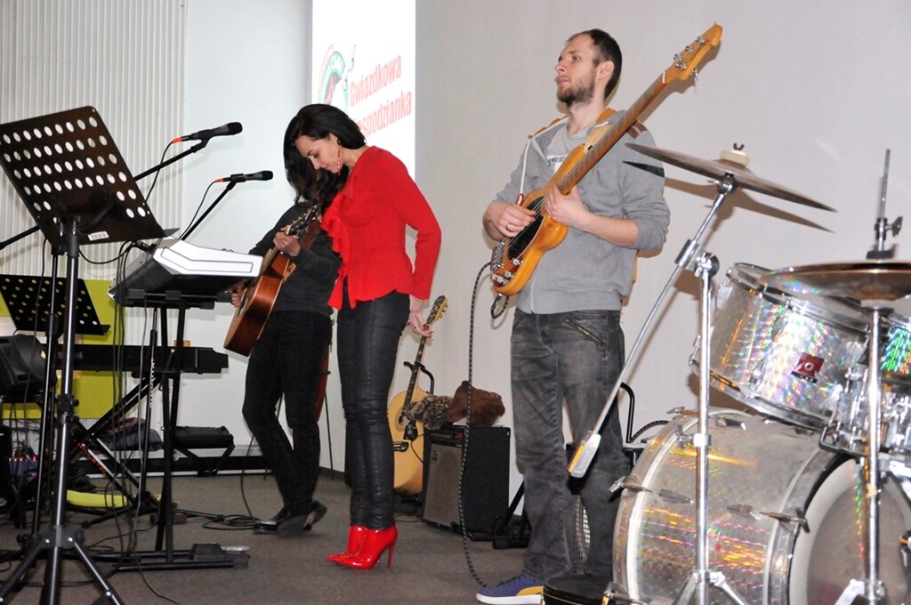 Fotorelacja z VI Gwiazdkowej Niespodzianki w Kościele Bożym w Rudzie Śląskiej.