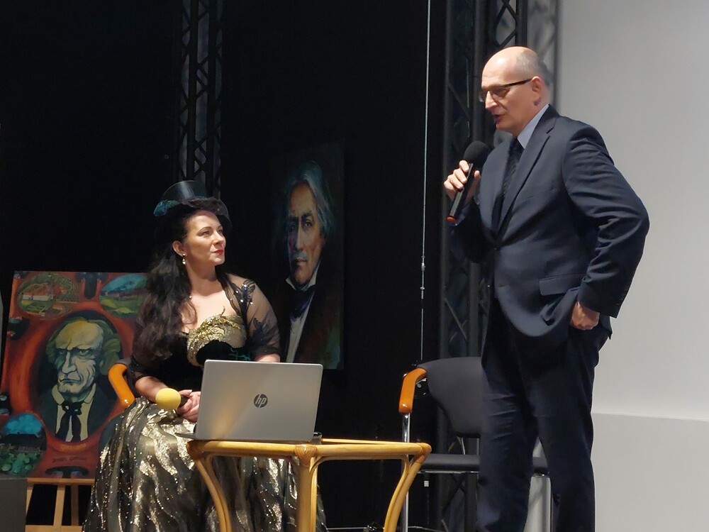 Karol Godula z pewnością byłby mile zaskoczony przyjęciem jakie przygotowała na jego cześć Stacja Biblioteka oraz gośćmi, którzy licznie przybyli na jego gyburstag. Było to ostatnie wydarzenie w ramach tegorocznego Festu Literackiego "Kakauszale".

fot. UM Ruda Śląska