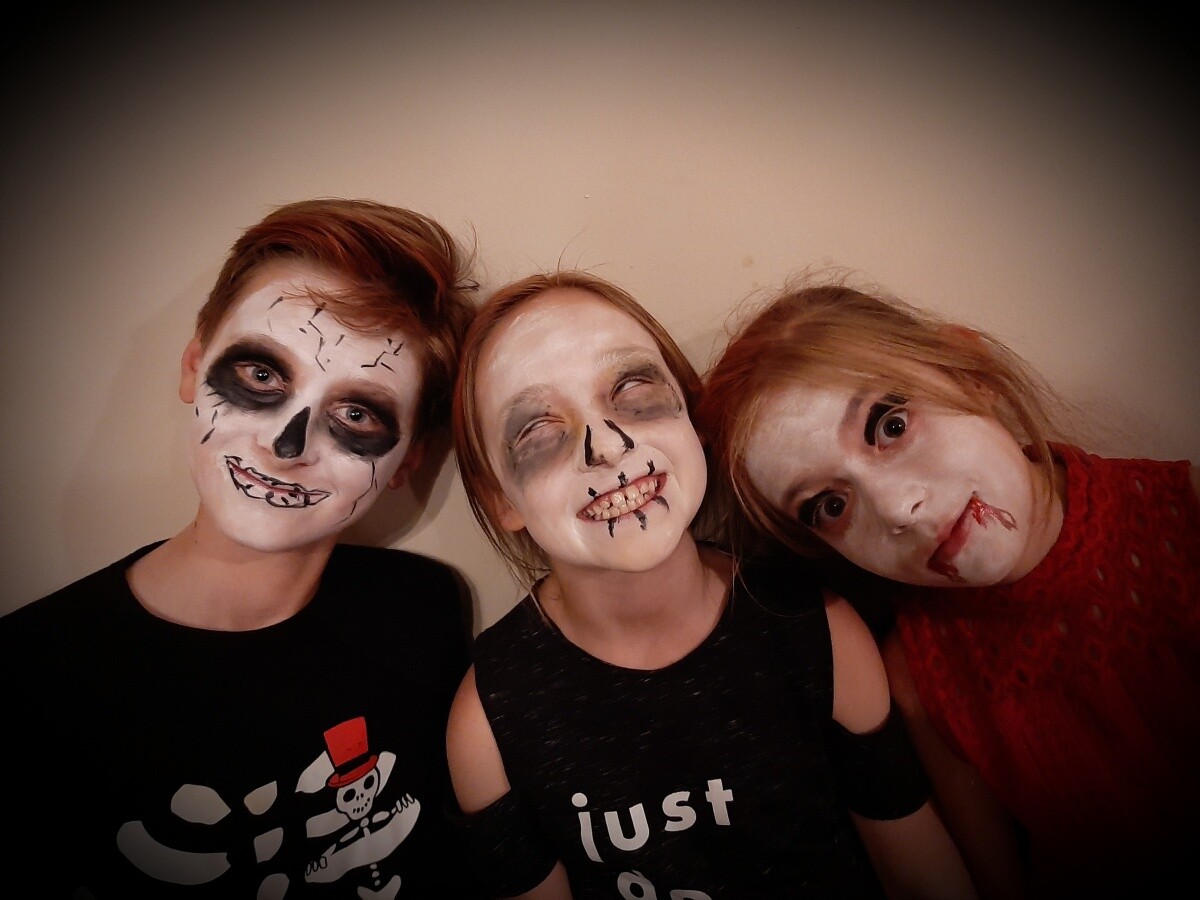 Miało nie być spotkania, miało nie być imprezy.
Spontaniczność wychodzi najlepiej, zwłaszcza kiedy szalone matki mają szalone, zwariowane dzieciaki.
Julka, Majka, Patryk.
dzielnica: Wirek