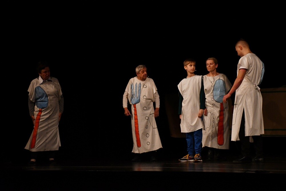 Wczoraj w Śląskim Teatrze Impresaryjnym został wystawiony spektakl pt. "Historia pewnego przedmiotu". fot. Jacek Knapik