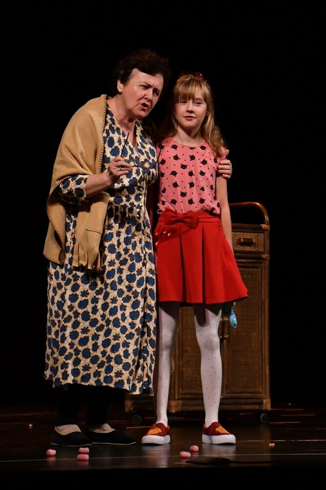 Wczoraj w Śląskim Teatrze Impresaryjnym został wystawiony spektakl pt. "Historia pewnego przedmiotu". fot. Jacek Knapik