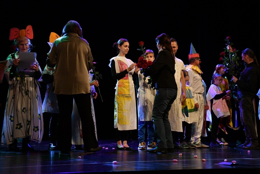 Wczoraj w Śląskim Teatrze Impresaryjnym został wystawiony spektakl pt. "Historia pewnego przedmiotu". fot. Jacek Knapik