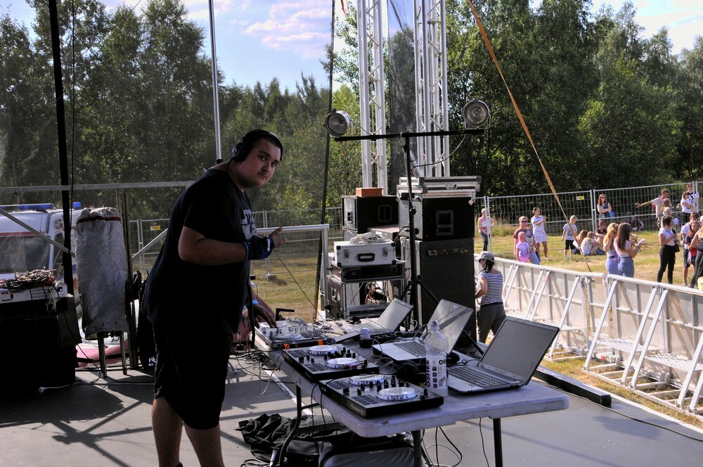 Uwaga! W sobotę w Rudzie Śląskiej zanotowaliśmy olbrzymi wzrost natężenia kolorów, radości i dobrej zabawy! Na otwartych terenach przy ulicy Górnośląskiej odbył się kolejny Holi Festiwal.