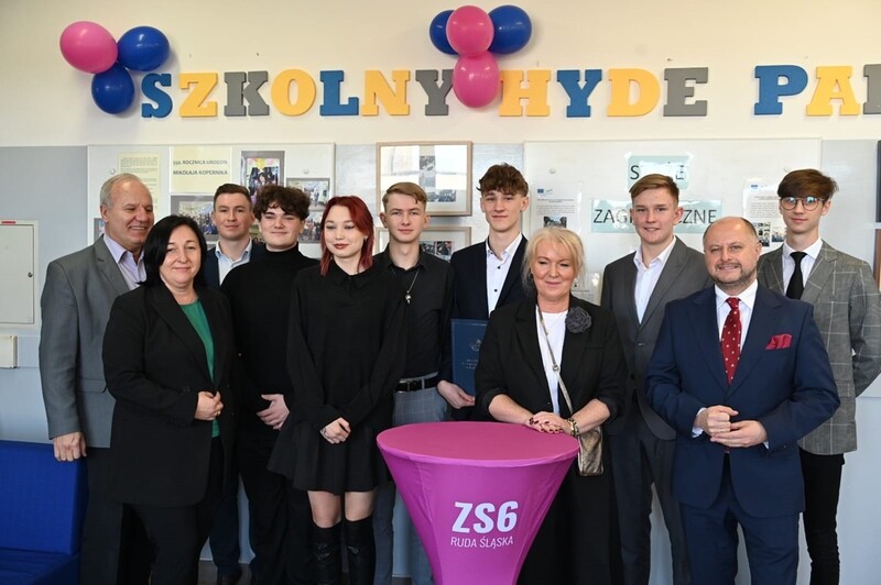 Hyde Park w Koperniku: Przestrzeń do dyskusji dla młodzieży w Rudzie Śląskiej