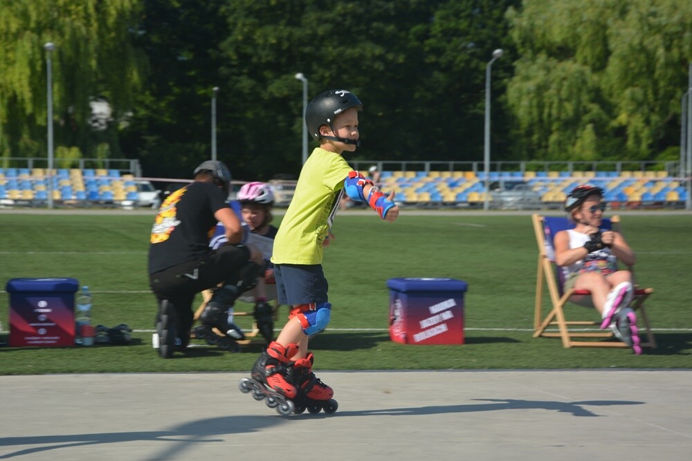 Wczoraj na Burloch Arenie odbył się II Festiwal Rolkowy. Impreza zgromadziła wielu miłośników jazdy na rolkach. Organizatorzy wydarzenia przygotowali wiele atrakcji zarówno dla najmłodszych, jak i dorosłych. 

fot. Jacek Knapik