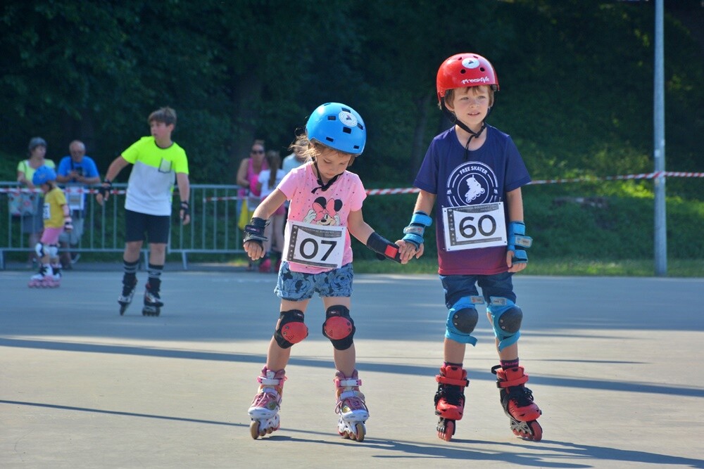 Wczoraj na Burloch Arenie odbył się II Festiwal Rolkowy. Impreza zgromadziła wielu miłośników jazdy na rolkach. Organizatorzy wydarzenia przygotowali wiele atrakcji zarówno dla najmłodszych, jak i dorosłych. 

fot. Jacek Knapik
