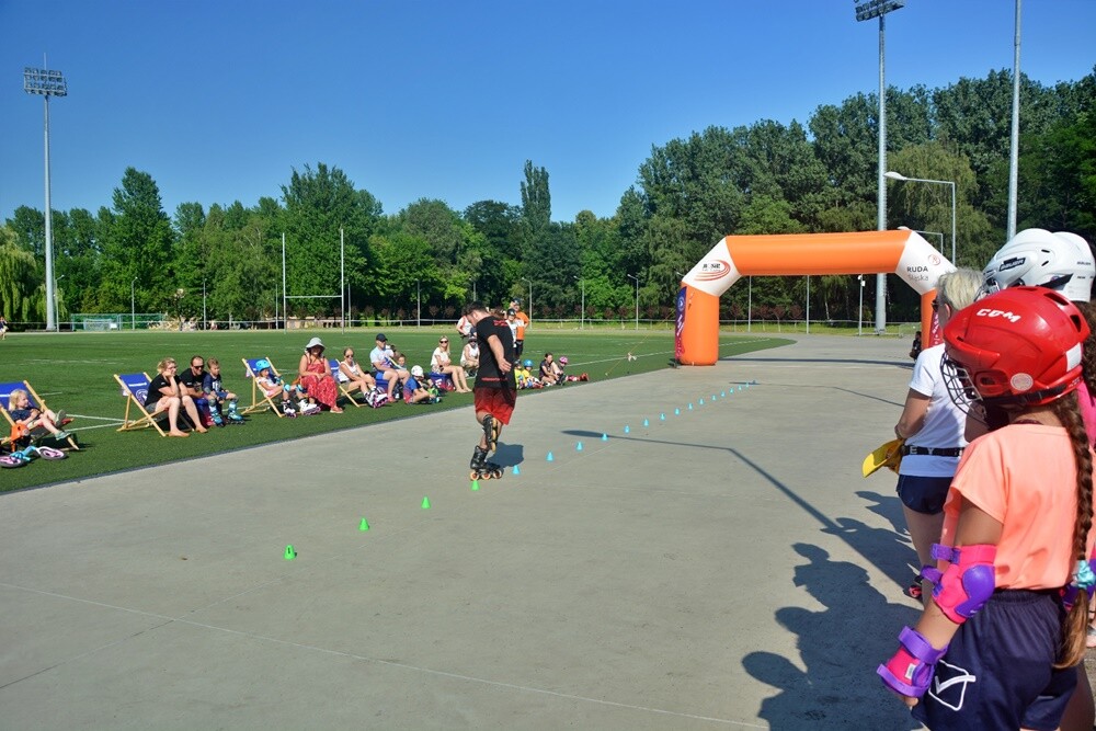 Wczoraj na Burloch Arenie odbył się II Festiwal Rolkowy. Impreza zgromadziła wielu miłośników jazdy na rolkach. Organizatorzy wydarzenia przygotowali wiele atrakcji zarówno dla najmłodszych, jak i dorosłych. 

fot. Jacek Knapik