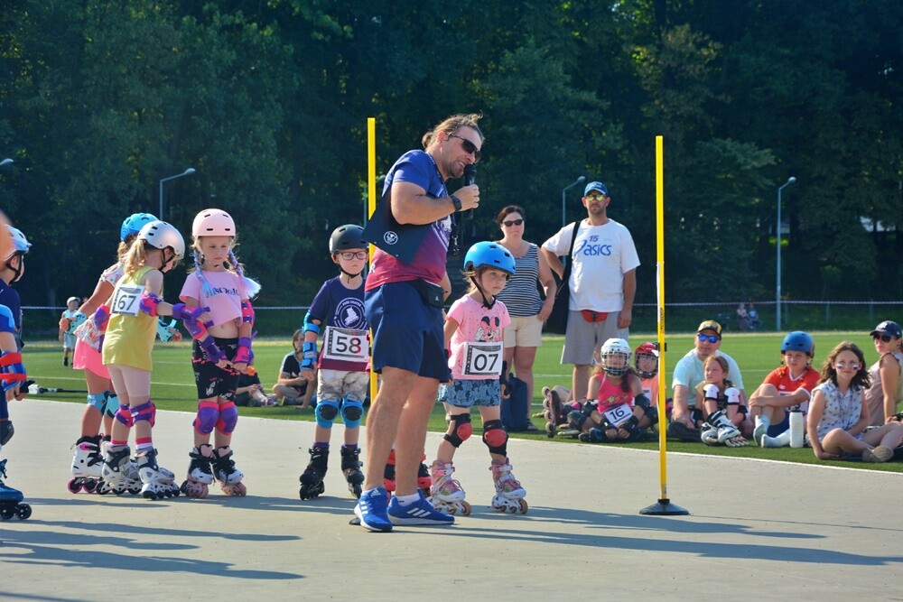 Wczoraj na Burloch Arenie odbył się II Festiwal Rolkowy. Impreza zgromadziła wielu miłośników jazdy na rolkach. Organizatorzy wydarzenia przygotowali wiele atrakcji zarówno dla najmłodszych, jak i dorosłych. 

fot. Jacek Knapik