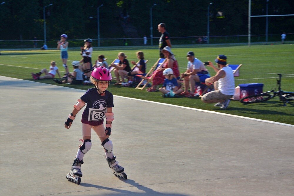 Wczoraj na Burloch Arenie odbył się II Festiwal Rolkowy. Impreza zgromadziła wielu miłośników jazdy na rolkach. Organizatorzy wydarzenia przygotowali wiele atrakcji zarówno dla najmłodszych, jak i dorosłych. 

fot. Jacek Knapik