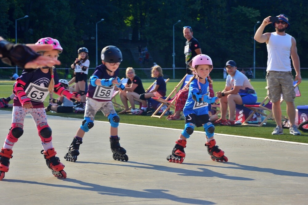 Wczoraj na Burloch Arenie odbył się II Festiwal Rolkowy. Impreza zgromadziła wielu miłośników jazdy na rolkach. Organizatorzy wydarzenia przygotowali wiele atrakcji zarówno dla najmłodszych, jak i dorosłych. 

fot. Jacek Knapik