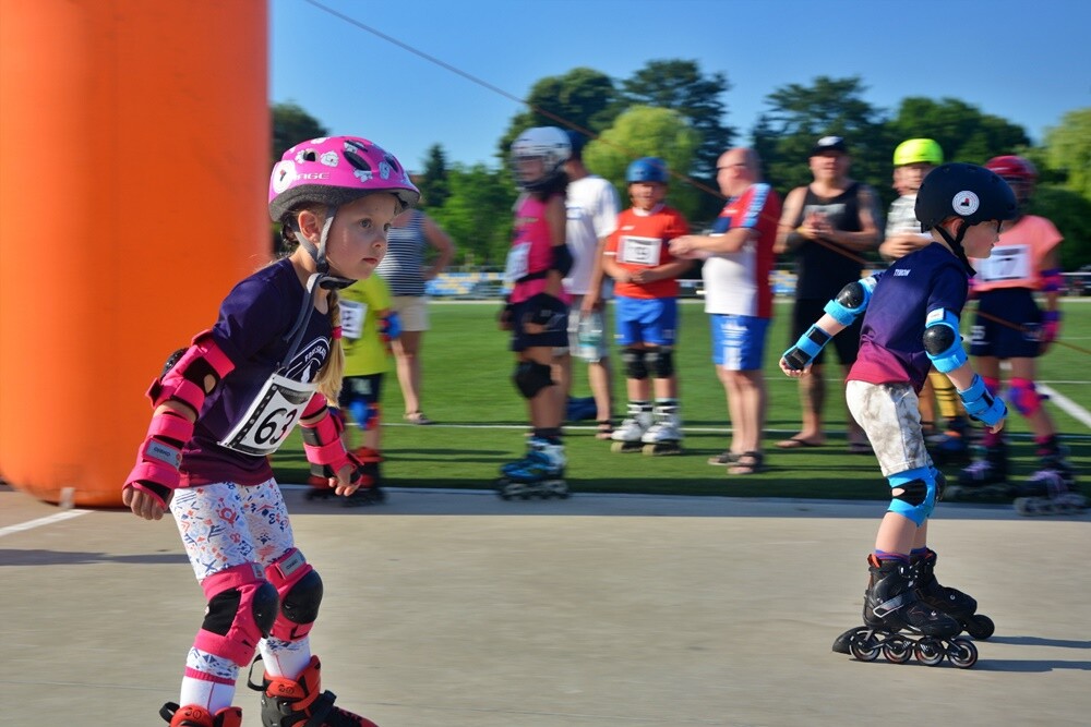 Wczoraj na Burloch Arenie odbył się II Festiwal Rolkowy. Impreza zgromadziła wielu miłośników jazdy na rolkach. Organizatorzy wydarzenia przygotowali wiele atrakcji zarówno dla najmłodszych, jak i dorosłych. 

fot. Jacek Knapik