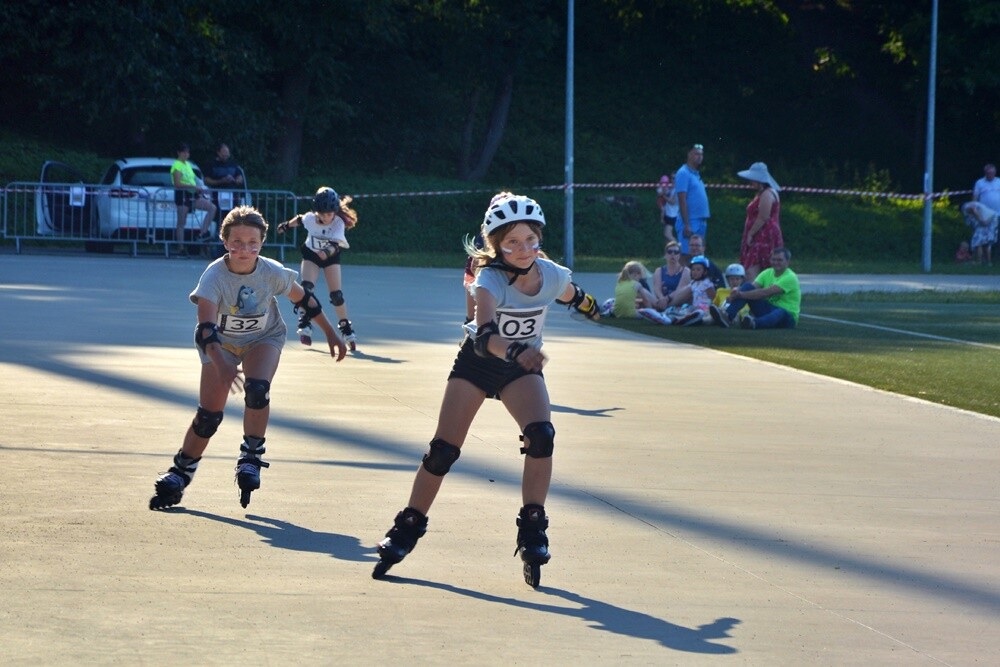 Wczoraj na Burloch Arenie odbył się II Festiwal Rolkowy. Impreza zgromadziła wielu miłośników jazdy na rolkach. Organizatorzy wydarzenia przygotowali wiele atrakcji zarówno dla najmłodszych, jak i dorosłych. 

fot. Jacek Knapik