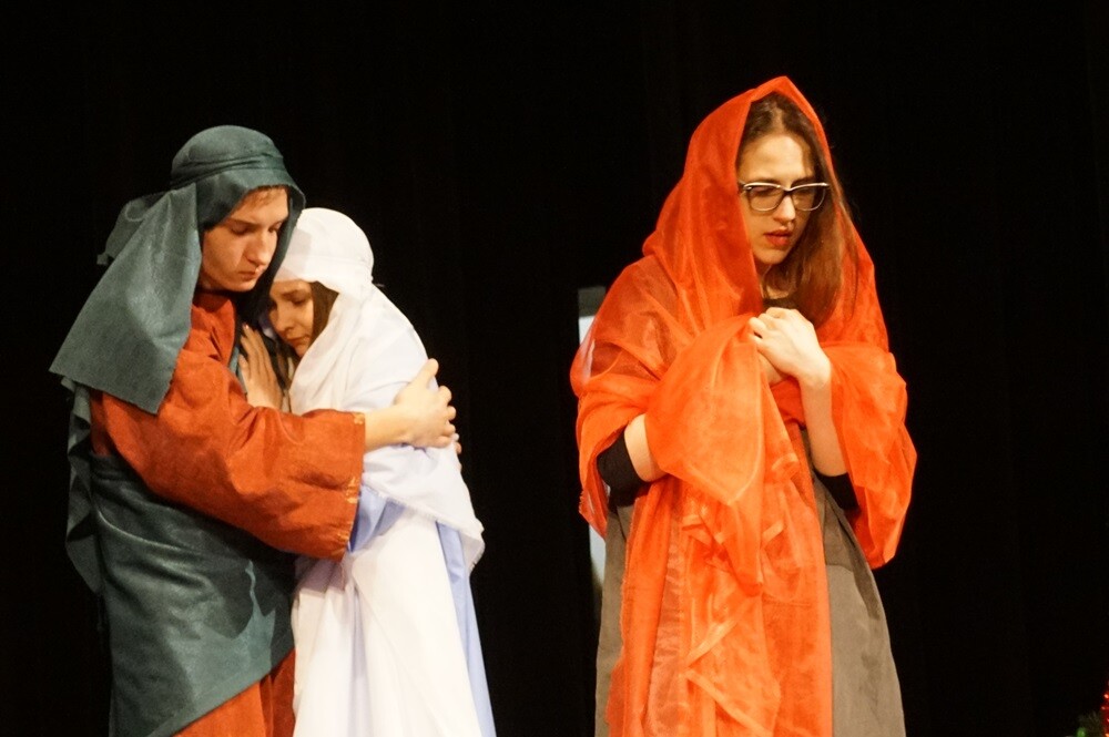 W sobotę w Miejskim Centrum Kultury odbyły się III Rudzkie Jasełka, podczas których wystąpiło kilkanaście grup teatralnych i muzycznych oraz gościnnie radni naszego miasta.