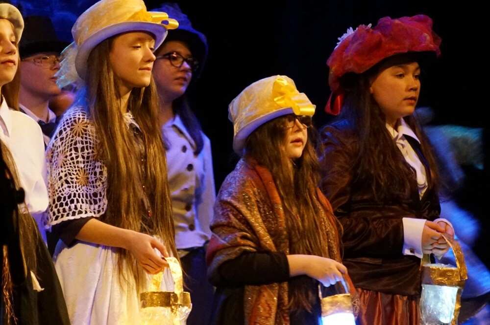 W sobotę w Miejskim Centrum Kultury odbyły się III Rudzkie Jasełka, podczas których wystąpiło kilkanaście grup teatralnych i muzycznych oraz gościnnie radni naszego miasta.