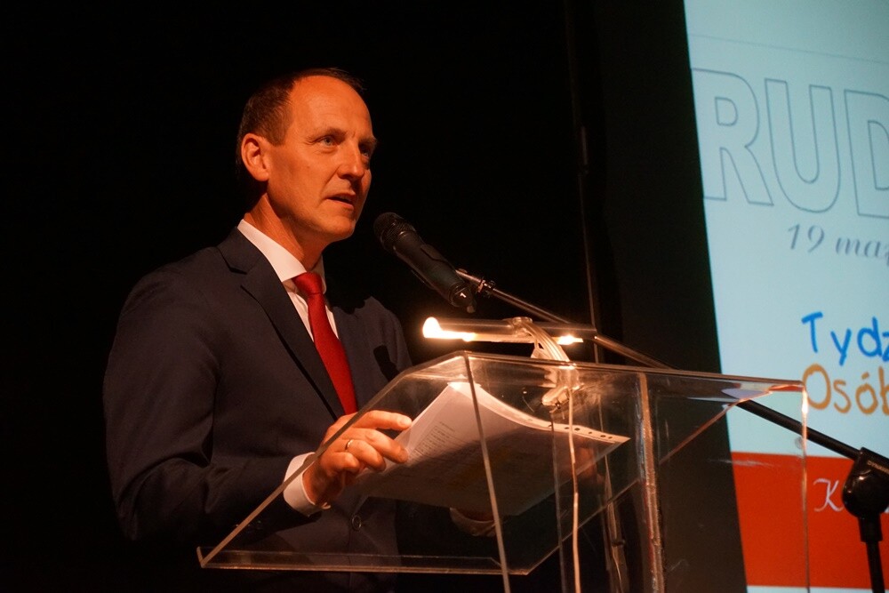 Już po raz piętnasty w Rudzie Śląskiej uroczyście zainaugurowano Tydzień Godności Osób Niepełnosprawnych, przekazując osobom, których obchodzimy święto, klucz do bram miasta.