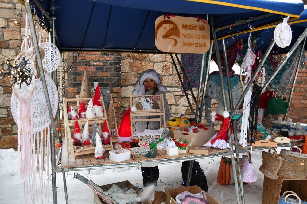 Tradycji stało się zadość, 17 grudnia w Rudzie zorganizowano już po raz czwarty Jarmark Bożonarodzeniowy. 

fot. Jacek Knapik