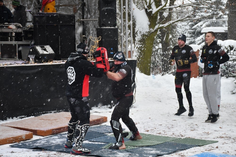 Tradycji stało się zadość, 17 grudnia w Rudzie zorganizowano już po raz czwarty Jarmark Bożonarodzeniowy. 

fot. Jacek Knapik