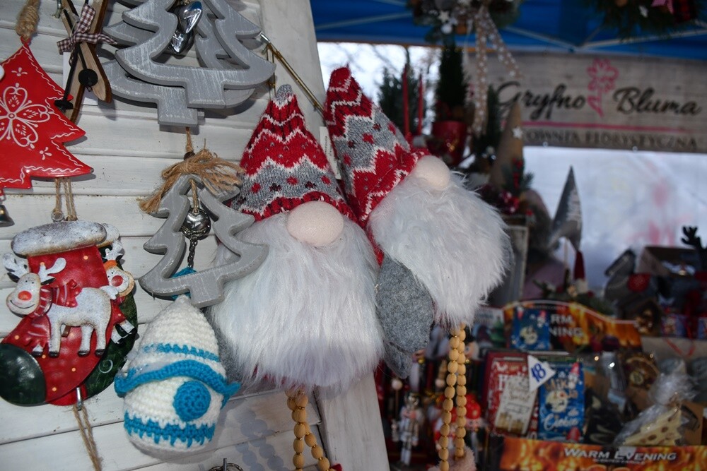 Tradycji stało się zadość, 17 grudnia w Rudzie zorganizowano już po raz czwarty Jarmark Bożonarodzeniowy. 

fot. Jacek Knapik