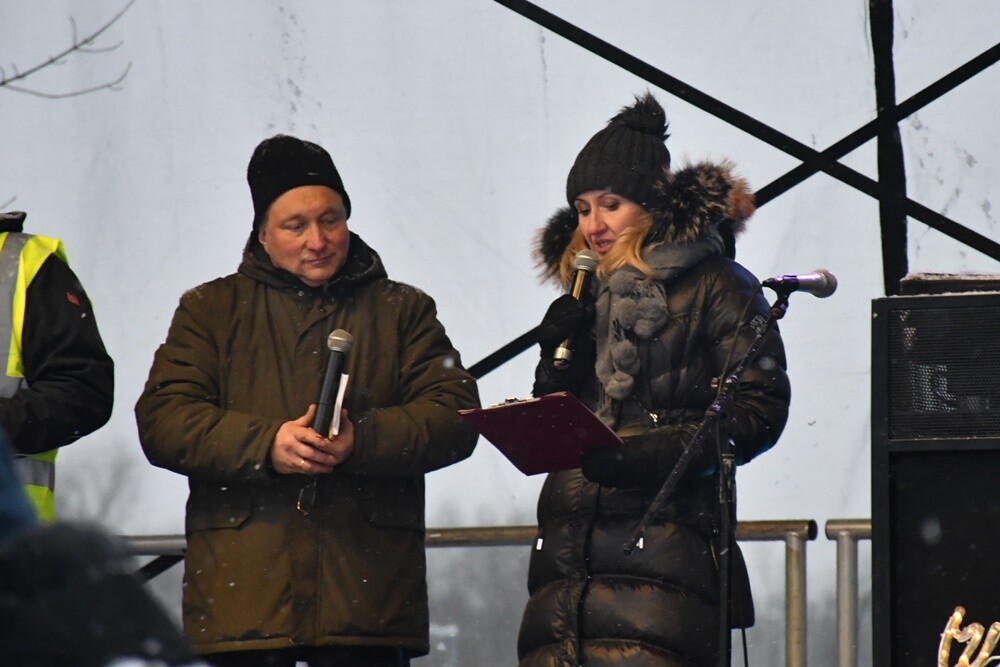 Tradycji stało się zadość, 17 grudnia w Rudzie zorganizowano już po raz czwarty Jarmark Bożonarodzeniowy. 

fot. Jacek Knapik