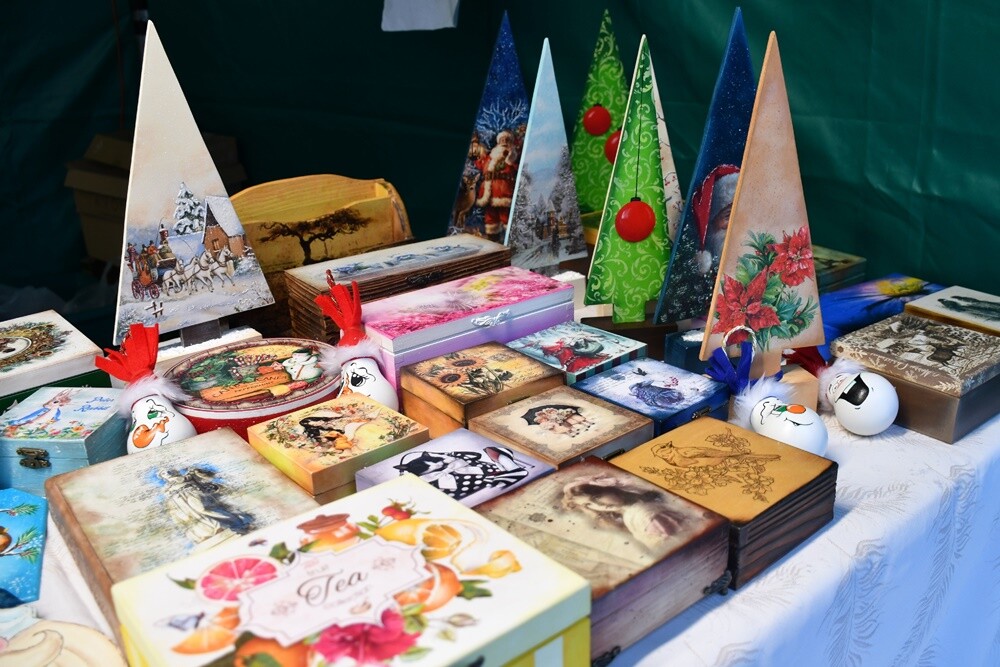 Tradycji stało się zadość, 17 grudnia w Rudzie zorganizowano już po raz czwarty Jarmark Bożonarodzeniowy. 

fot. Jacek Knapik