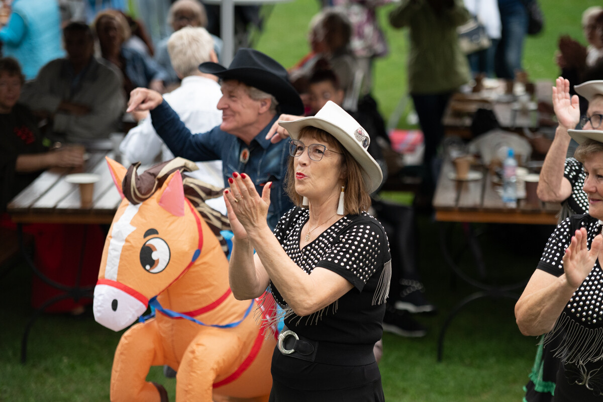 Seniorzy bawili się na całego w Nowym Bytomiu! Tak wyglądała Rudzka Senioriada [ZDJĘCIA] / fot. Marek i Krzysztof Faber