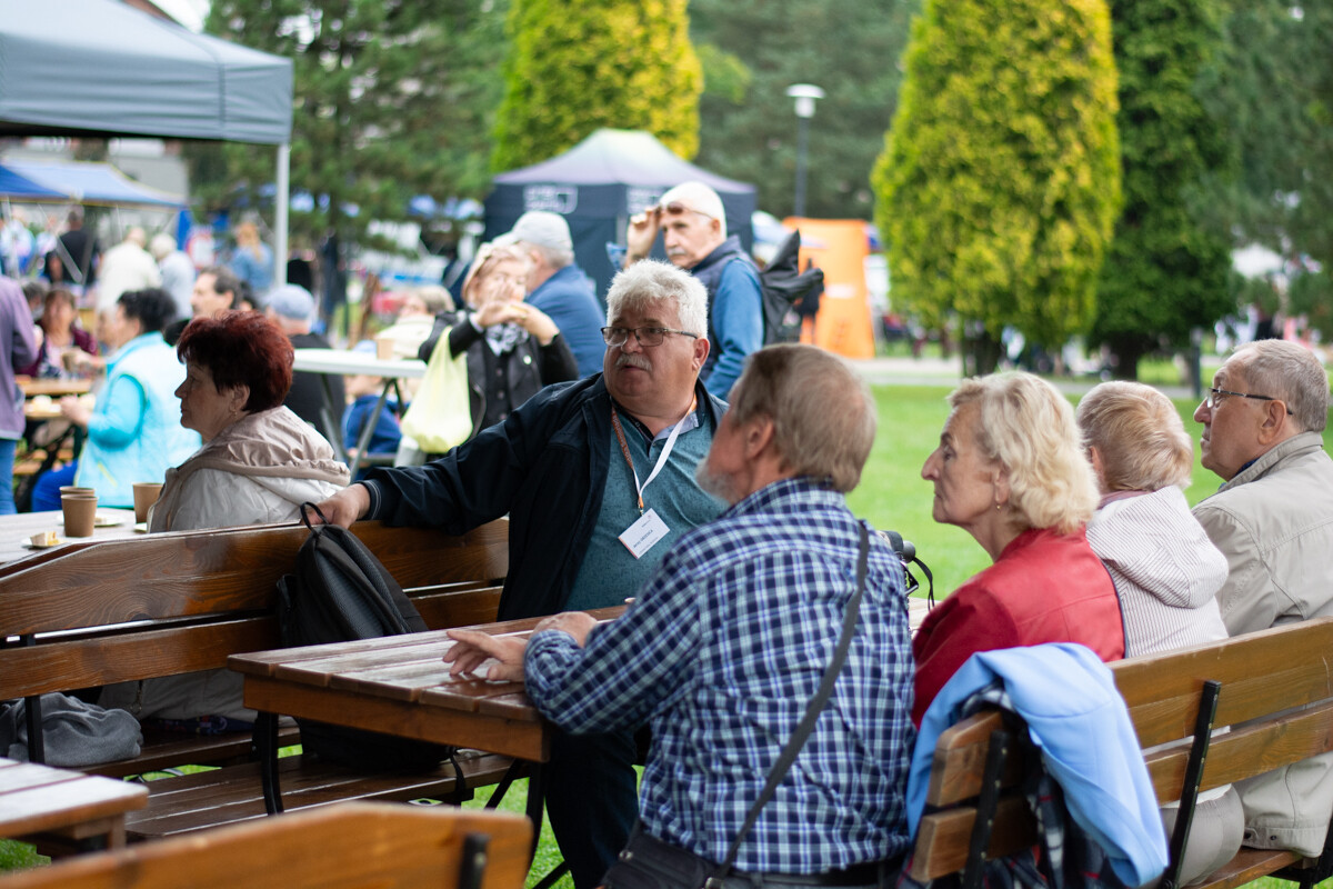 Seniorzy bawili się na całego w Nowym Bytomiu! Tak wyglądała Rudzka Senioriada [ZDJĘCIA] / fot. Marek i Krzysztof Faber