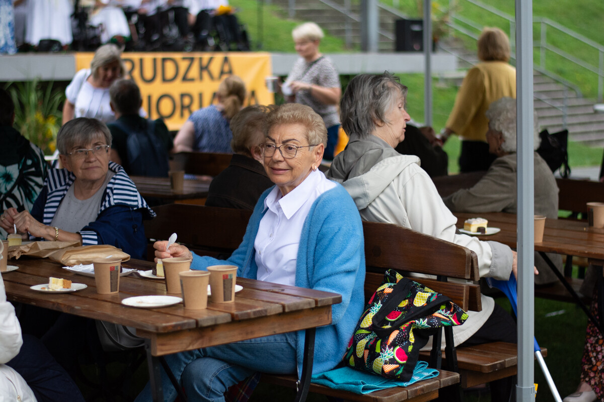 Seniorzy bawili się na całego w Nowym Bytomiu! Tak wyglądała Rudzka Senioriada [ZDJĘCIA] / fot. Marek i Krzysztof Faber