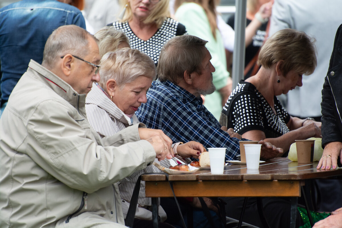 Seniorzy bawili się na całego w Nowym Bytomiu! Tak wyglądała Rudzka Senioriada [ZDJĘCIA] / fot. Marek i Krzysztof Faber