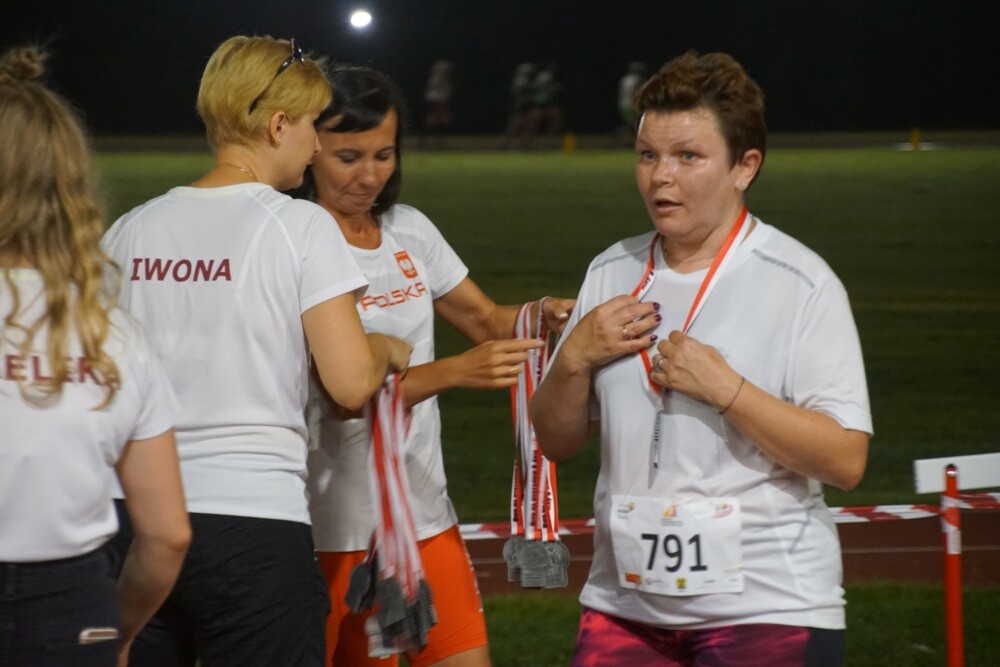 Około 900 osób wzięło udział w IV Rudzkim Półmaratonie Industrialnym. Nocne zmagania odbyły się w trzech kategoriach: bieg na 21,09 km, bieg na 8,6 km oraz rywalizacja nordic walking na 8,6 km.