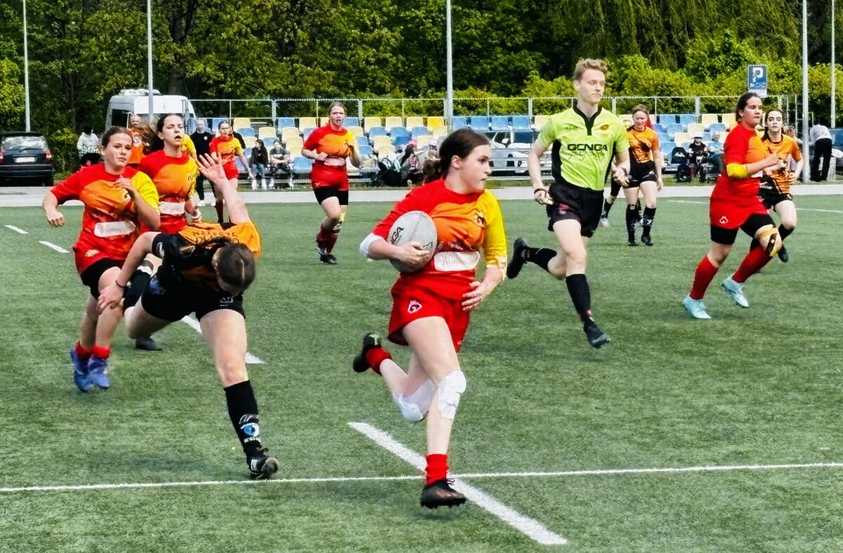 Rudzkie rugbistki do lat 16 (kadetki) zajęły 4 miejsce w rozgrywanym w sobotę IV turnieju Mistrzostw Polski Kobiet Rugby 7 U16 / fot. K. S. RUGBY Ruda Śląska