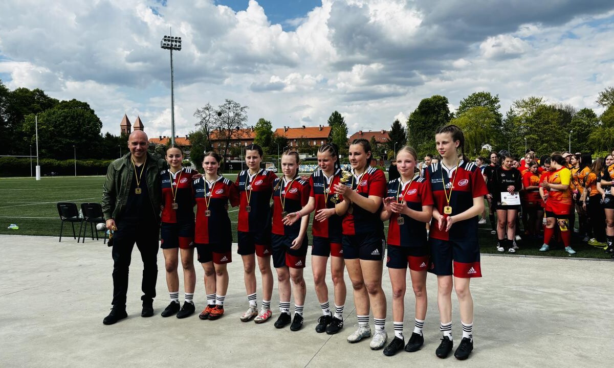 Rudzkie rugbistki do lat 16 (kadetki) zajęły 4 miejsce w rozgrywanym w sobotę IV turnieju Mistrzostw Polski Kobiet Rugby 7 U16 / fot. K. S. RUGBY Ruda Śląska