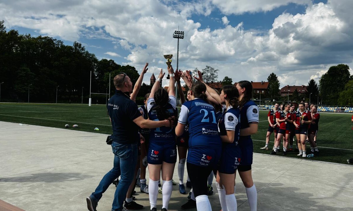 Rudzkie rugbistki do lat 16 (kadetki) zajęły 4 miejsce w rozgrywanym w sobotę IV turnieju Mistrzostw Polski Kobiet Rugby 7 U16 / fot. K. S. RUGBY Ruda Śląska