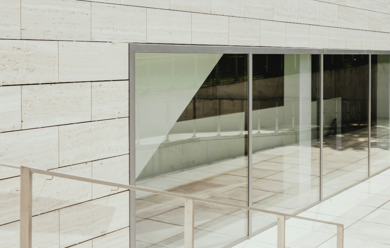 Jak zabezpieczyć szklaną balustradę przed zarysowaniami i uszkodzeniami?