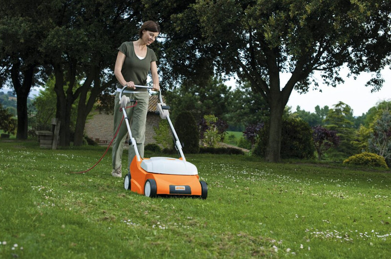 Jakie narzędzia do pielęgnacji przydomowego ogrodu wybrać?