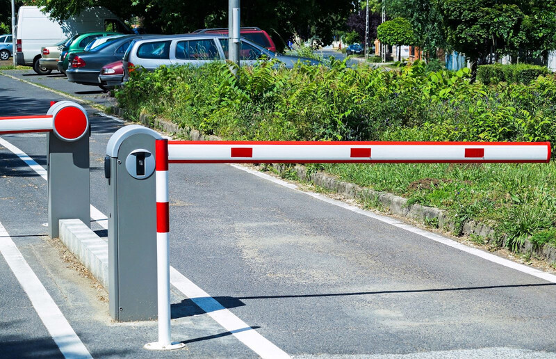 Jakie są zalety i zastosowania szlabanów parkingowych?
