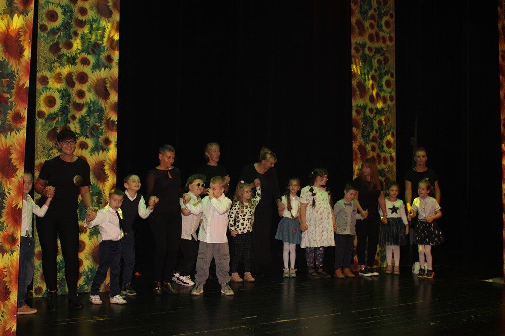 Wczoraj odbyła się VIII edycja Festiwalu Twórczości Artystycznej "Jesienne Klimaty". W Miejskim Centrum Kultury w Nowym Bytomiu zaprezentowali się uczniowie szkół, ośrodków czy przedszkoli z całego rejonu.

fot. UM Ruda Śląska