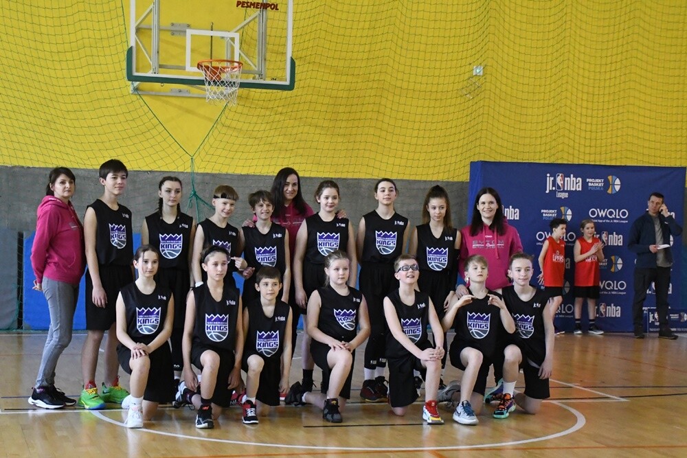 Profesjonalny DJ, prezentacje drużyn, efektowne występy cheerleaderek - to wszystko sprawiło, że w Rudzie Śląskiej w weekend poczuliśmy klimat meczów prosto zza oceanu. 

fot. Jacek Knapik