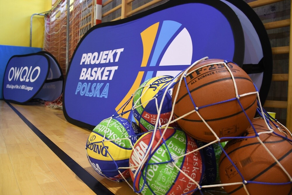 Profesjonalny DJ, prezentacje drużyn, efektowne występy cheerleaderek - to wszystko sprawiło, że w Rudzie Śląskiej w weekend poczuliśmy klimat meczów prosto zza oceanu. 

fot. Jacek Knapik