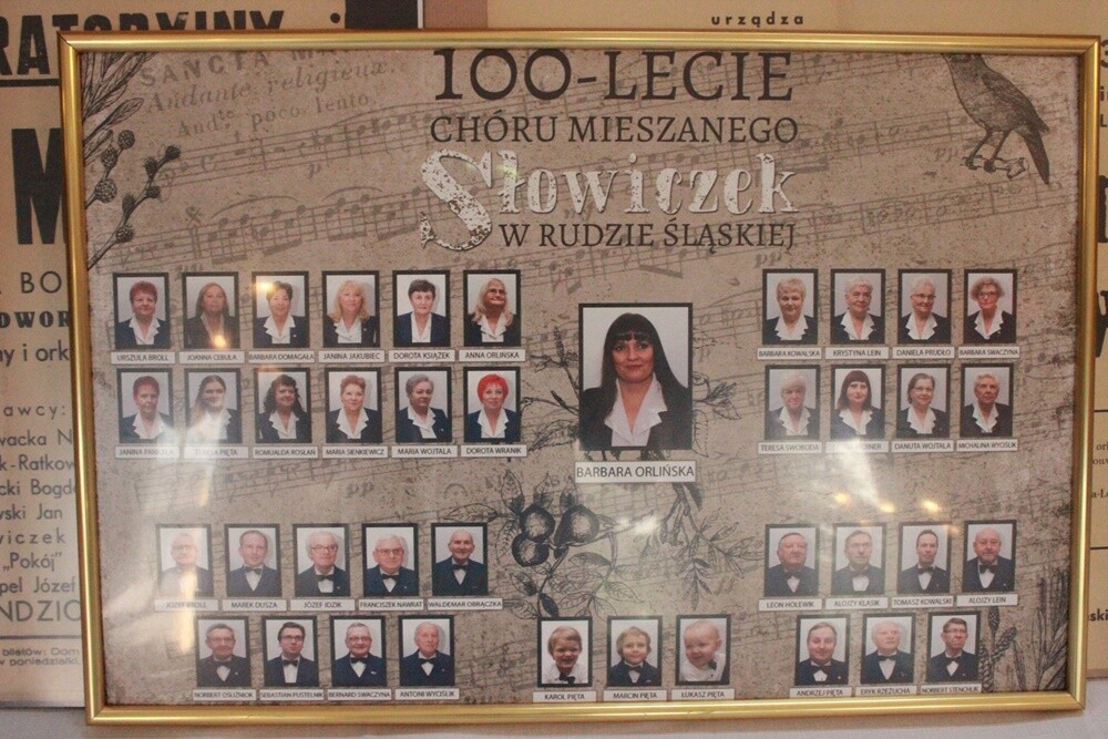 Chór mieszany "Słowiczek" świętował dzisiaj 100-lecie działalności. Goście, sympatycy i przyjaciele chóru mieli okazję wysłuchać jubileuszowego koncertu, a także bogatej historii stowarzyszenia.
