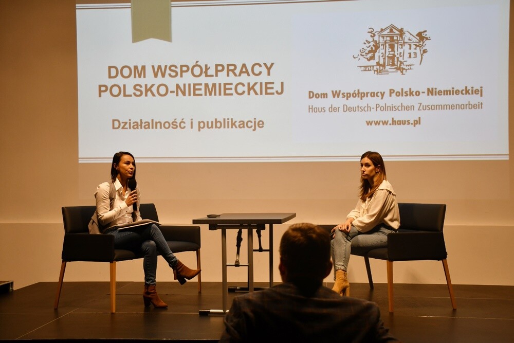 Wczoraj w Stacji Biblioteka odbyło się kolejne wydarzenie w ramach Festu Literackiego "Kakauszale" - VIII Targi Śląskiej Książki. W czasie imprezy śląscy wydawcy zaprezentowali swoje najnowsze książki, które podpisywane były przez autorów biorących udział w targach. 

fot. Jacek Knapik