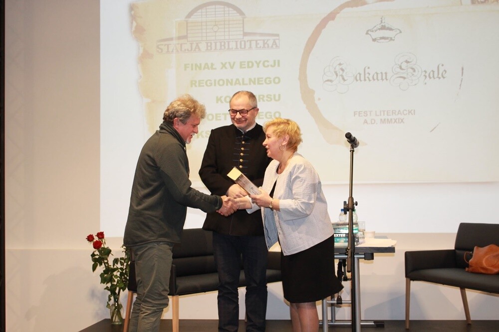 Zakończył się Fest Literacki "KakauSzale". Wydarzenie odbywało się od 27 do 29 listopada br. na zabytkowym dworcu kolejowym w Rudzie Śląskiej – Chebziu, gdzie swoją siedzibę ma "Stacja Biblioteka”. Na imprezę zjechało wielu znanych autorów książek z Górnego Śląska.