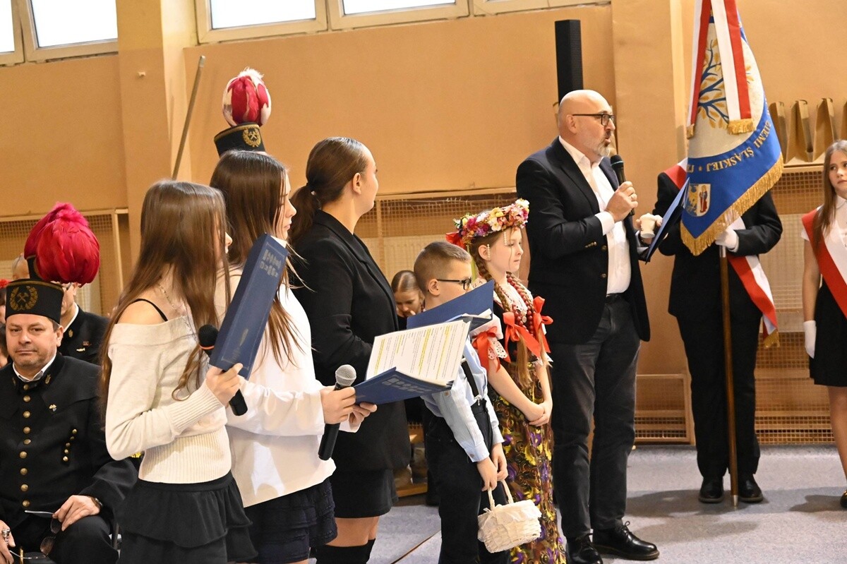 Karlusy 2025 rozdane. Śląska kultura i górnicze tradycje w SP 8. / fot. UM Ruda Śląska