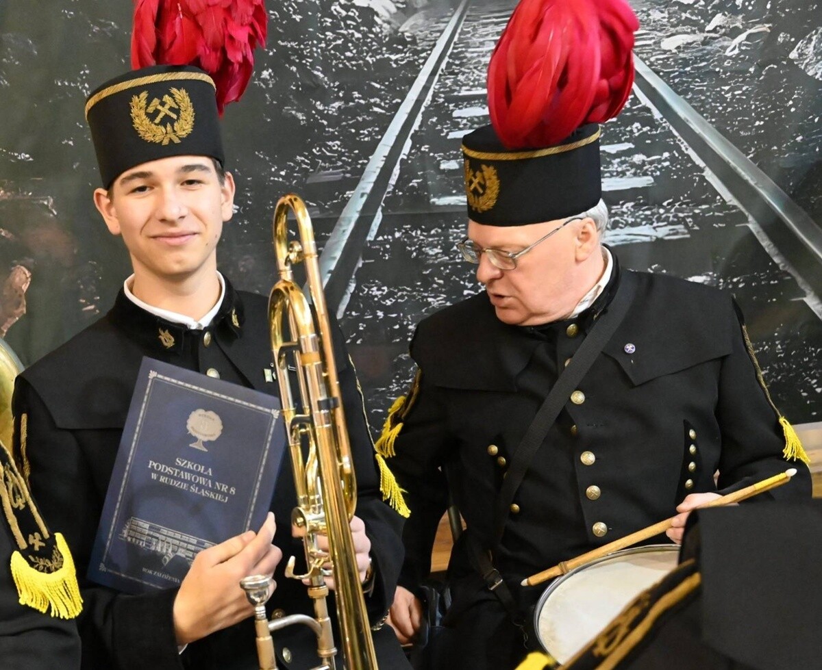 Karlusy 2025 rozdane. Śląska kultura i górnicze tradycje w SP 8. / fot. UM Ruda Śląska