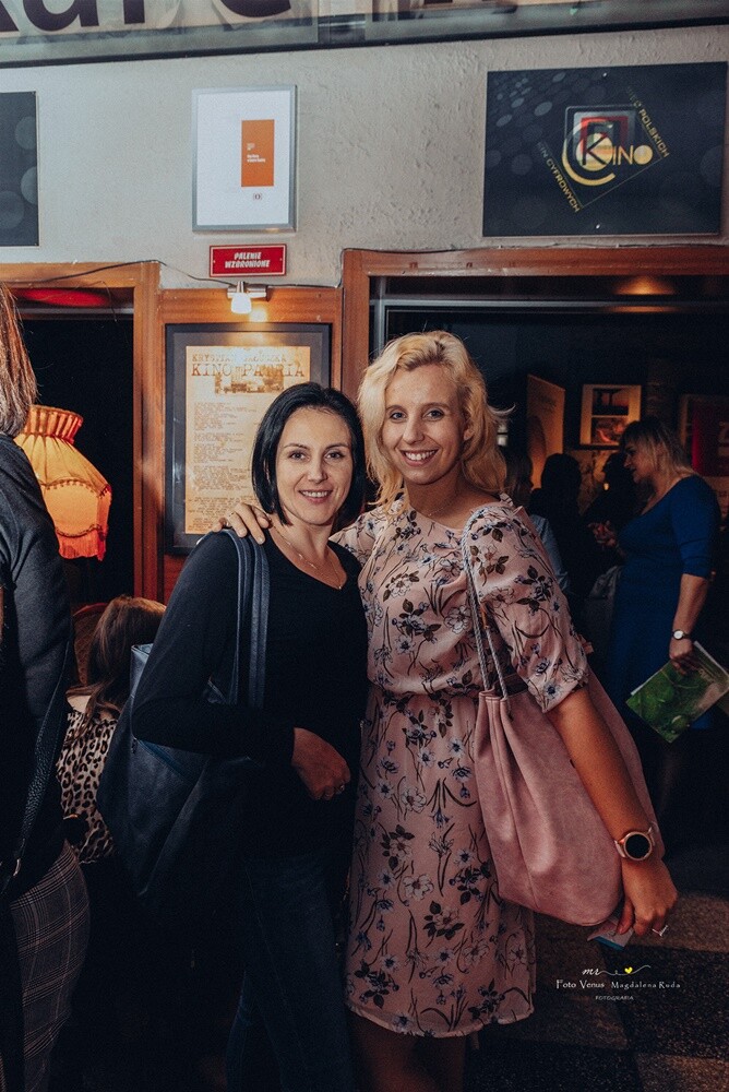 "Kino dla Kobiet", jak zawsze dostarczyło rudziankom wielu atrakcji. Po męczącym tygodniu pracy panie mogły się odprężyć i zrelaksować, zasięgnąć porad kosmetycznych i skosztować różnych smakołyków.

fot. Foto Venus Magdalena Ruda